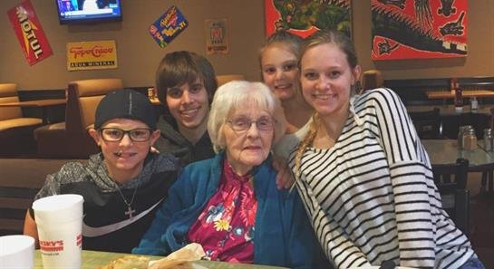 Lorayne June Telford - Photo 9