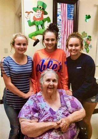 Mary Lou Shannon - Photo 4