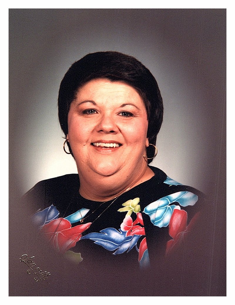 Delores Elizabeth Hall - Photo 2