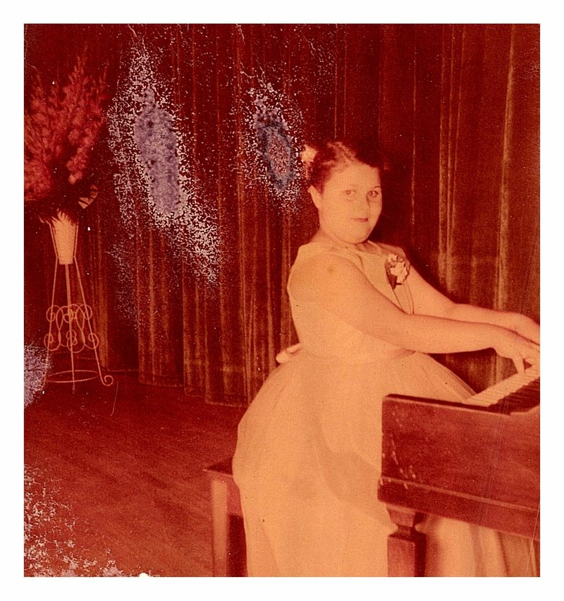 Delores Elizabeth Hall - Photo 9