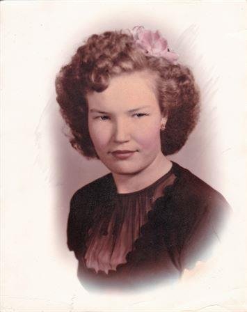 Helen Carouthers - Photo 6