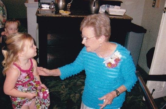 Helen Carouthers - Photo 8