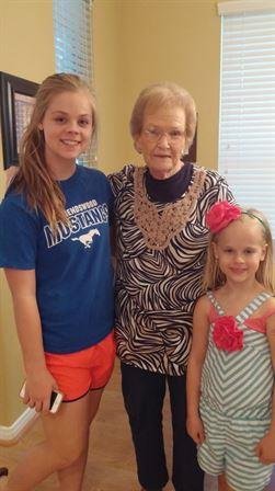 Helen Carouthers - Photo 9