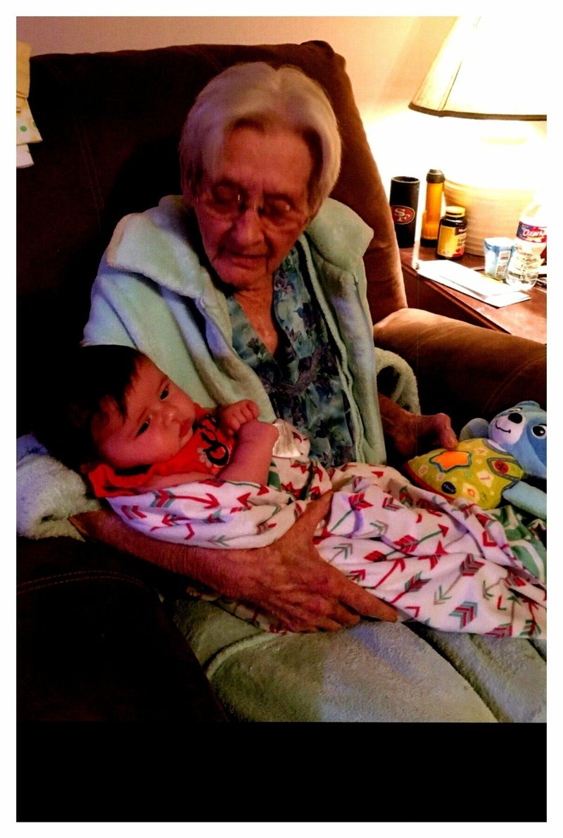 Mary Elizabeth Gray - Photo 3