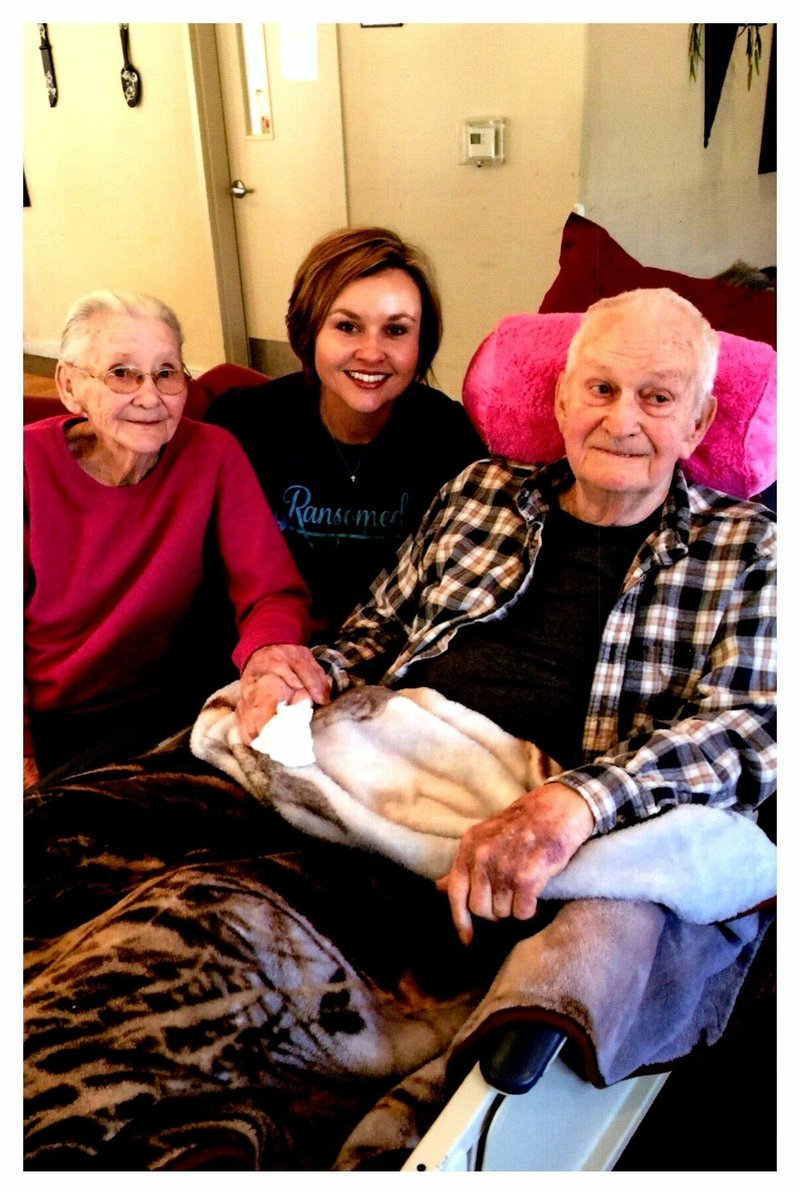 Mary Elizabeth Gray - Photo 6