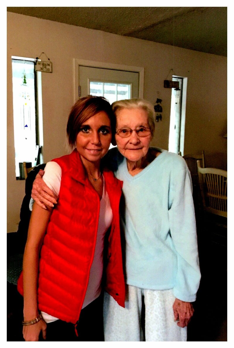 Mary Elizabeth Gray - Photo 7