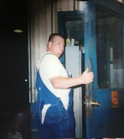 Ricky David Vining - Photo 3