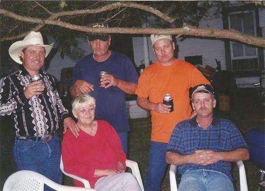 Quint Weldon Hendrix - Photo 5