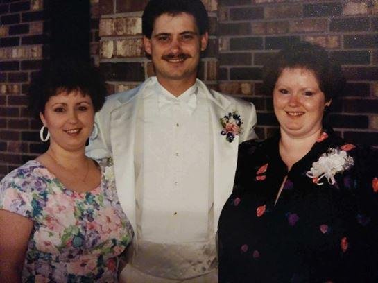 Pamela Presley - Photo 3