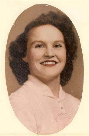 Paula Louise Lovett - Photo 3