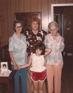 Linda Claire Barnes - Photo 10