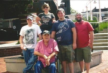 Richard Lowe - Photo 6