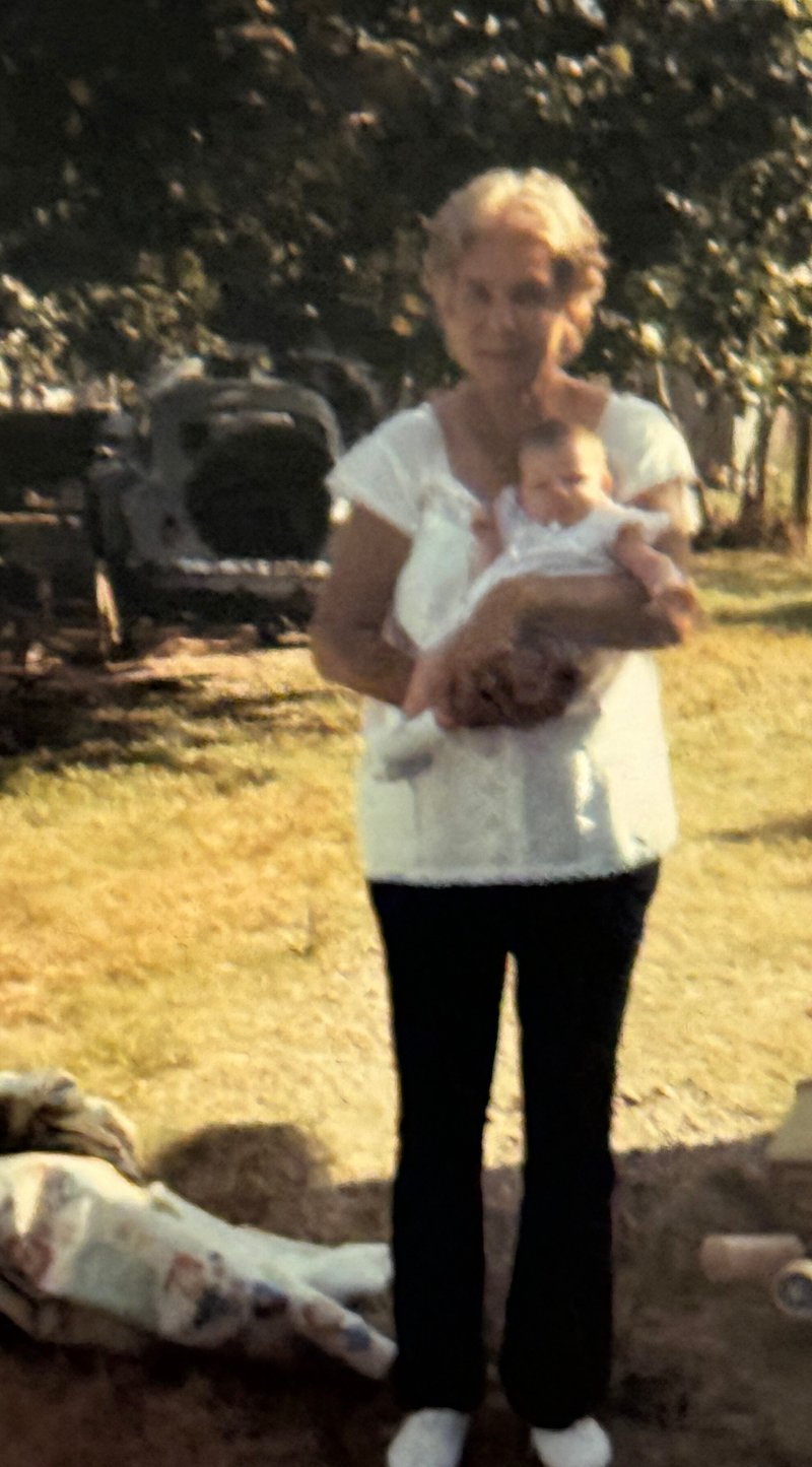 Nelda Rae Roth - Photo 9