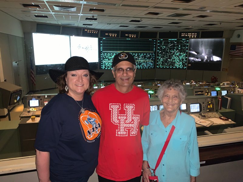 Wanda Sue Santos - Photo 4