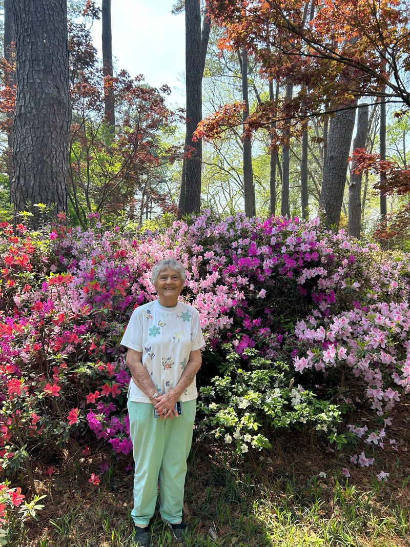 Wanda Sue Santos - Photo 2