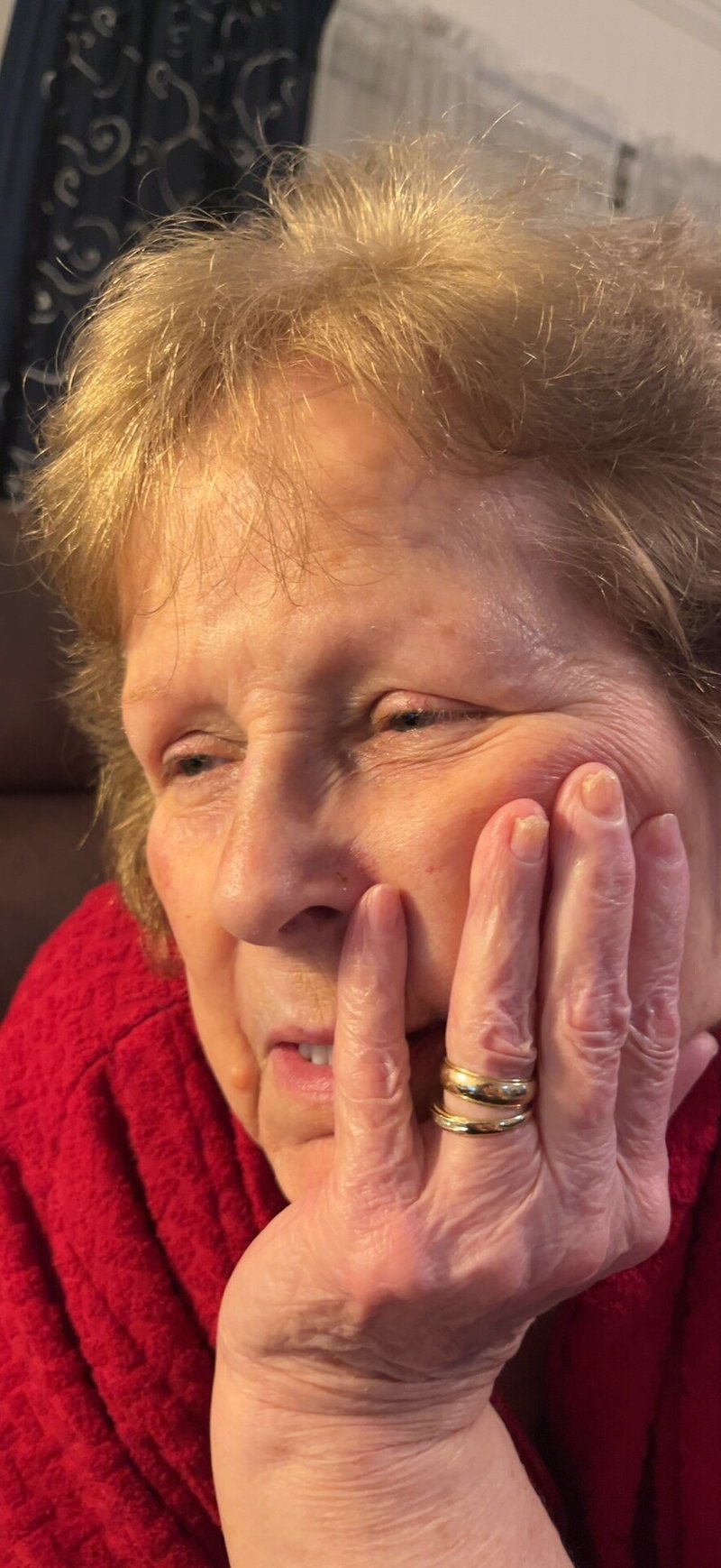 Carolyn Jo Love - Photo 2